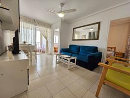 Apartamento a pocos metros del mar con piscina comunitaria photo 0