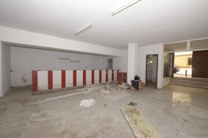 Local Comercial con acceso desde calle Muro y calle Jose Antonio photo 0