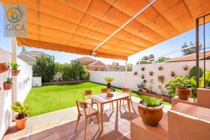 Exclusiva vivienda adosada en Algeciras con vistas a la bahía photo 0