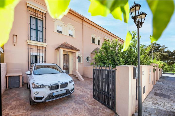 Exclusiva vivienda adosada en Algeciras con vistas a la bahía photo 0