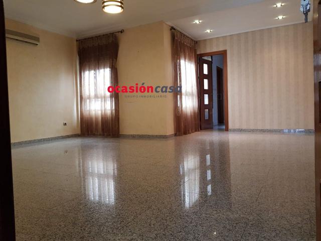 SE VENDE PISO REFORMADO CON PATIO CUBIERTO photo 0