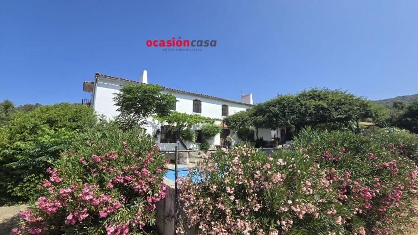 FINCA RUSTICA CON CORTIJOS photo 0