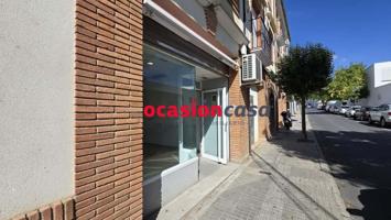 SE VENDE LOCAL COMERCIAL JUNTO AL COLEGIO VIRGEN DE LUNA photo 0