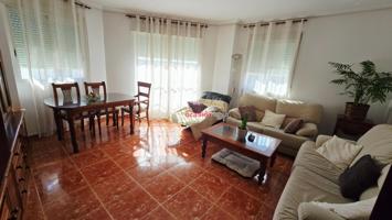 SE VENDE PISO CON PLAZA DE APARCAMIENTO photo 0