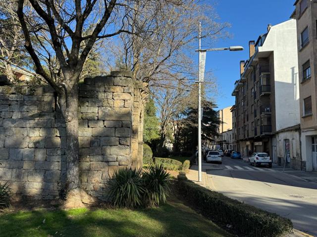 Casa En venta en Avenida De Oroel, 38, Casco Urbano, Jaca photo 0