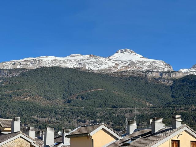 Piso En venta en Urbanización Espata R5, 11, Villanúa photo 0
