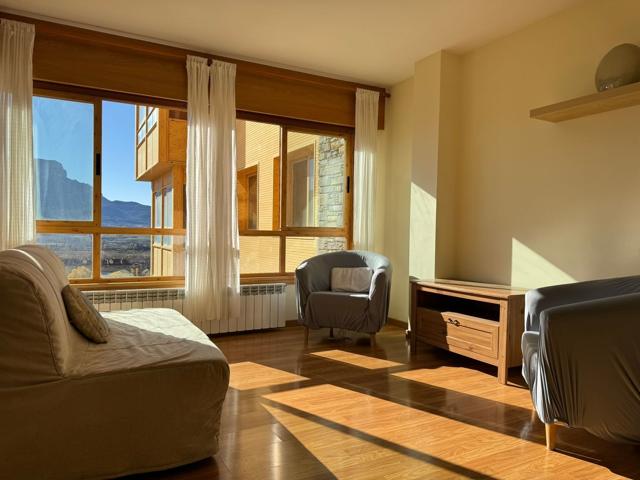 Piso En venta en Calle De La Solana De Rapitán, 12, Casco Urbano, Jaca photo 0