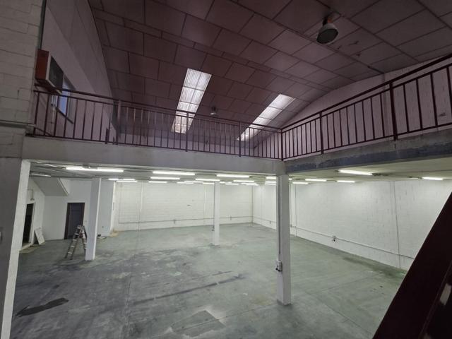 Nave Industrial En venta en Valdepelayo, Leganés photo 0