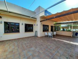 Restaurante a la venta en zona comercial de Las Marinas photo 0