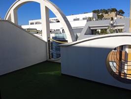 Alquiler anual de moderno ático dúplex en pleno centro de la ciudad. photo 0