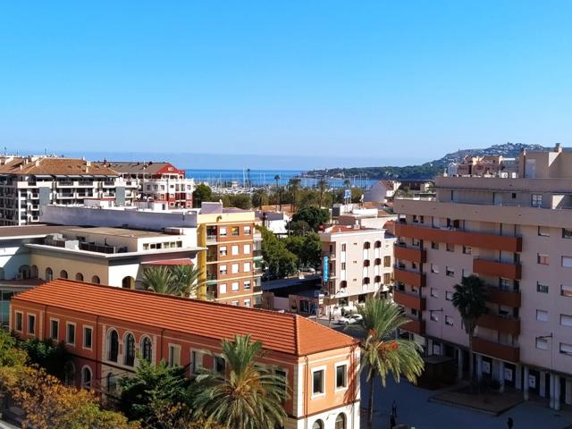 Alquiler anual de moderno ático dúplex en pleno centro de la ciudad. photo 0