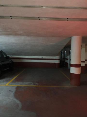 Plaza de parking photo 0