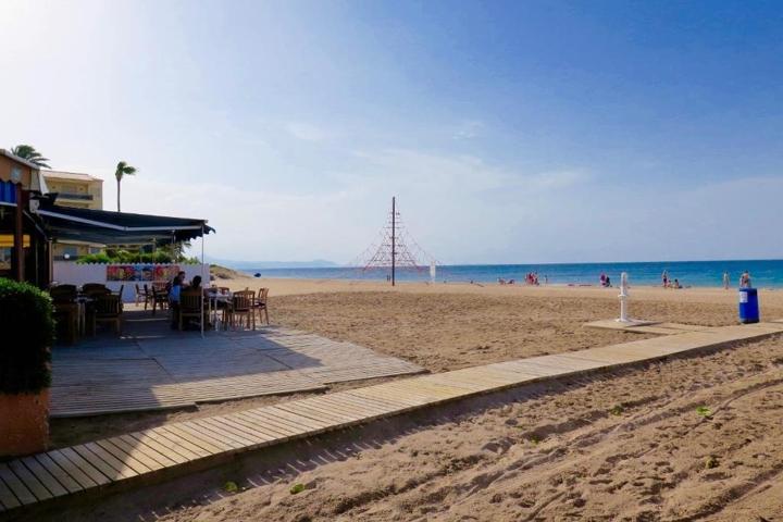 Solar en zona les marines a 50 metros de la playa photo 0