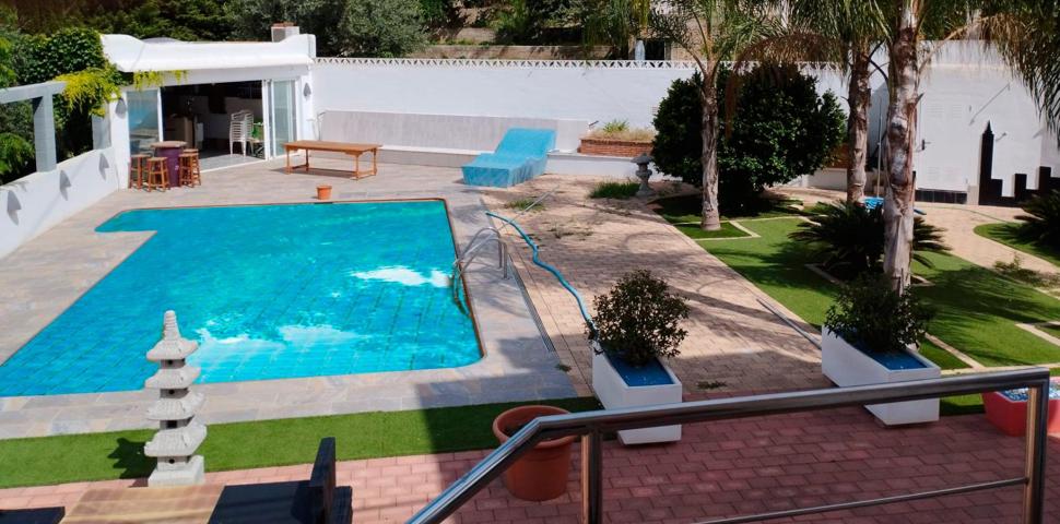 Chalet de estilo moderno en el Montgó photo 0