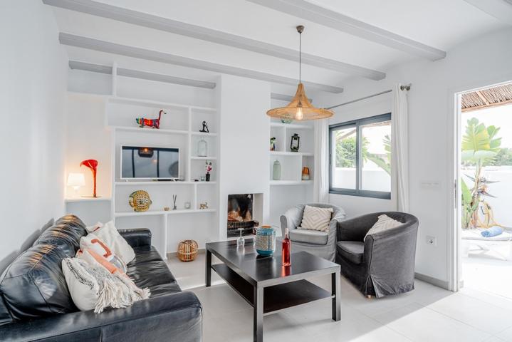 Alquiler anual de chalet pareado con piscina privada en las marinas photo 0