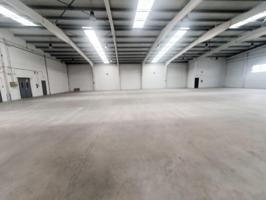 Amplia Nave industrial en venta en Getafe photo 0