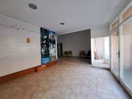 Amplio local en venta en el centro urbano de Dénia photo 0
