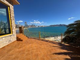 Exclusivo chalet de lujo en primera línea de la Playa de Poniente photo 0
