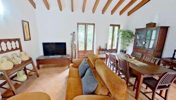 Venta de 1ª y 2ª planta de un edificio en casco urbano photo 0