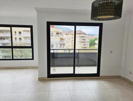 Amplio piso en venta en el casco urbano de Dénia photo 0