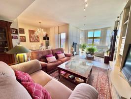 Vivienda luminosa y moderna en zona residencial consolidada de Dénia photo 0