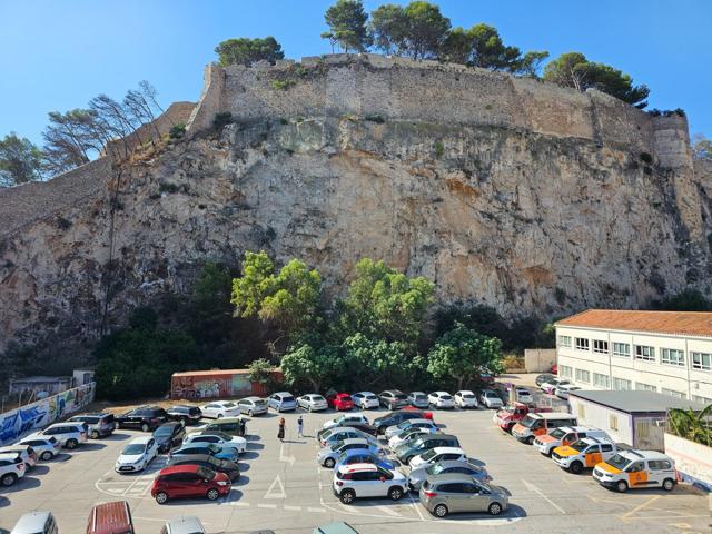 Piso en venta con preciosas vistas al castillo photo 0