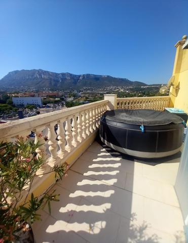 Ático dúplex con impresionantes terrazas y vistas al mar en el corazón de Dénia photo 0