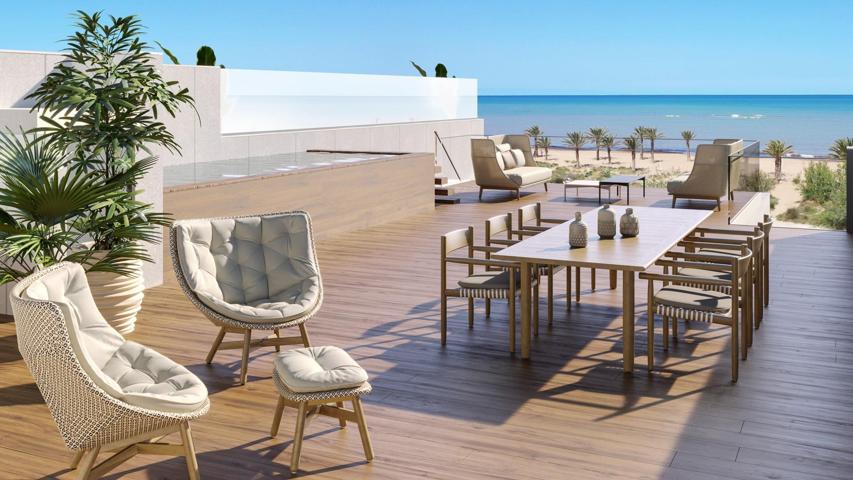 Ático de obra nueva en exclusiva urbanización en primera línea de playa photo 0