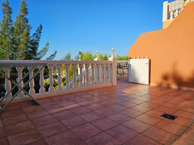 Exclusivo chalet adosado dúplex en urbanización privada de Dénia photo 0