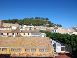 Estupendo ático en alquiler anual en pleno centro urbano de Dénia photo 0