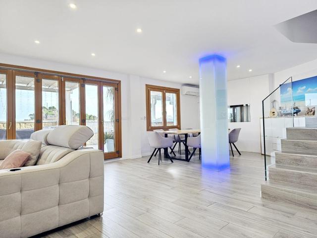 Espectacular ático dúplex de lujo con vistas al mar y al castillo photo 0