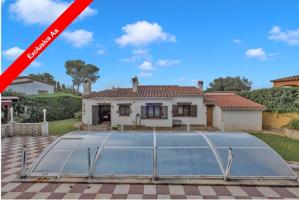 Casa En venta en Calle De Marià Manent, 8, Residencial Begur - Esclanyà, Begur photo 0