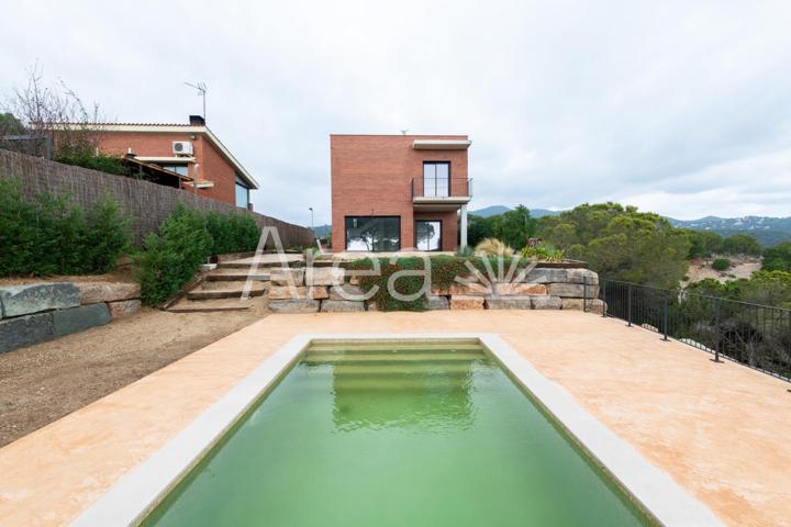Torre de obra nueva con piscina y fantásticas vistas photo 0