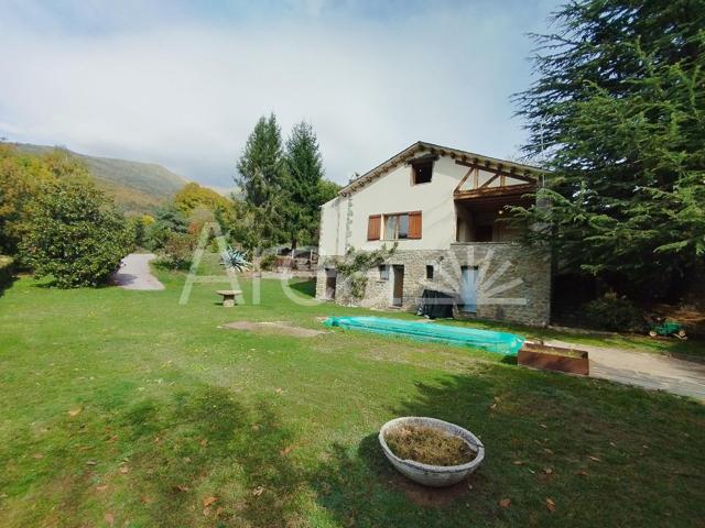 CASA amb PISCINA i ampli PORXO  a PLANOLES photo 0
