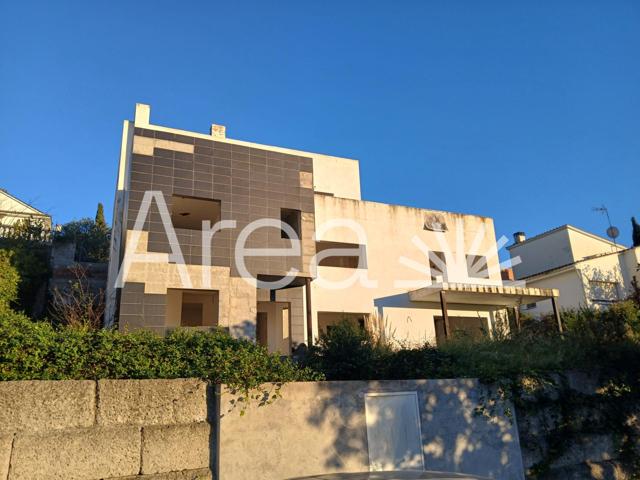 Chalet en Arenys de Mar (obra parada) photo 0