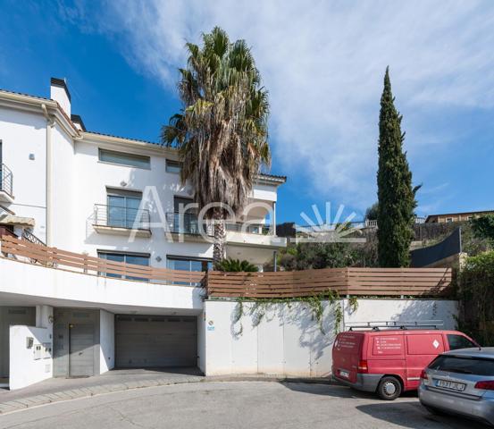 Magnifica casa a tres viento con  vistas a  mar. photo 0