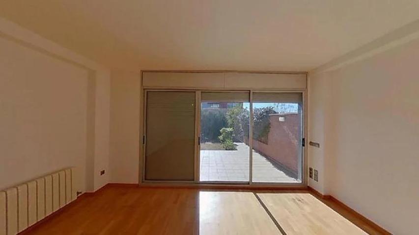 Chalet adosado en venta en Calella (Alquilado hasta 05-2026) photo 0