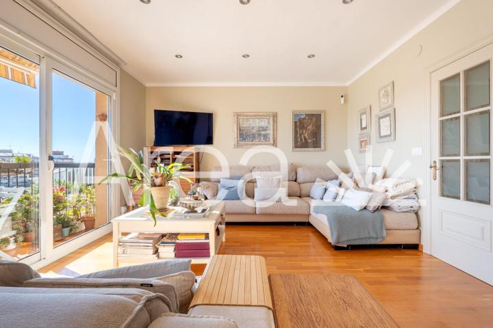 Amplio y soledado piso en el centro photo 0