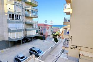 ¡ Fantástico apartamento con preciosas vistas al mar, parking y trastero! photo 0