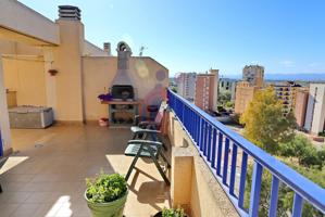 ¡ Precioso ático dúplex con gran solarium y piscina comunitaria! photo 0