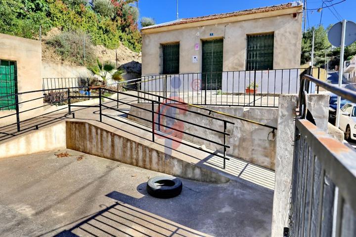 OPORTUNIDAD EN ROJALES - CASA INDEPENDIENTE CON TERRENO URBANIZABLE photo 0