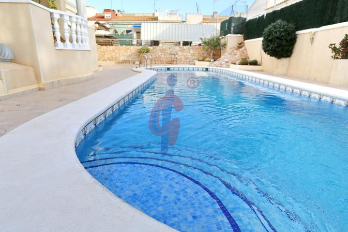 Luminoso Apartamento con Vistas al Mar y Orientación Suroeste en Torrevieja photo 0