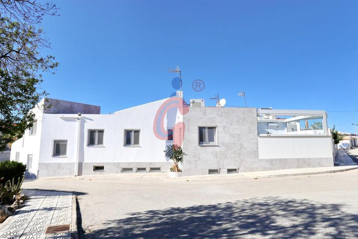Espectacular bungalow en esquina en la urbanización El Moncayo, Guardamar del Segura photo 0