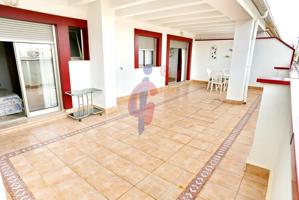 ¡Precioso Ático con orientación sur, 2 dormitorios a 250 metros de la playa! photo 0