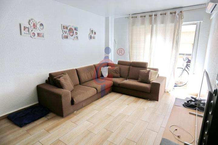 En venta apartamento reformado de tres dormitorios en Guardamar del Segura photo 0