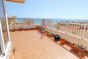 ¡Ático dúplex en venta con espectaculares vistas al mar en Guardamar del Segura! photo 0