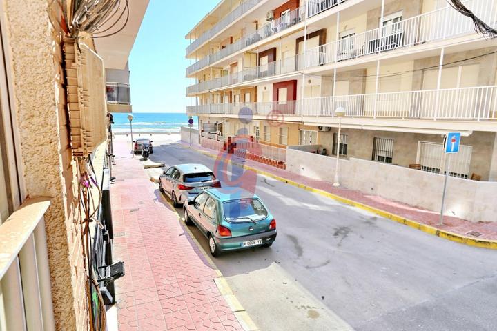 ¡Se vende amplia planta baja a escasos metros de la playa de Guardamar del Segura! photo 0