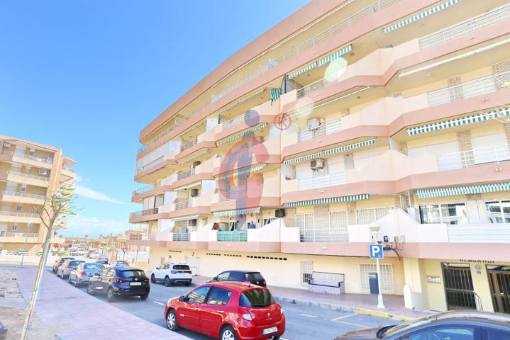 Apartamento de tres dormitorios en venta cerca del mar en Guardamar del Segura photo 0