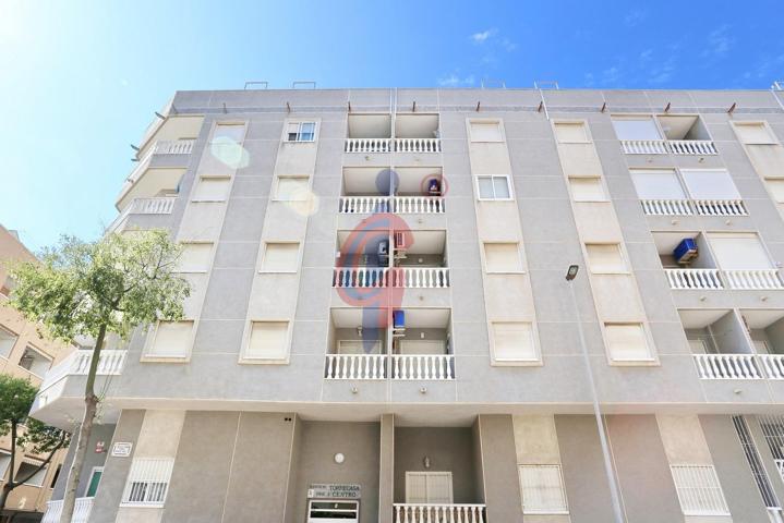 ¡Bonito apartamento cerca del Parque Sur, donde puedes disfrutar de la playa a solo 600 metros! photo 0