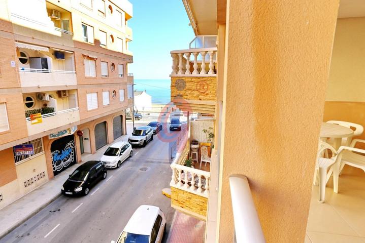 ¡Apartamento de tres dormitorios a pocos pasos del paseo marítimo de Guardamar del Segura! photo 0